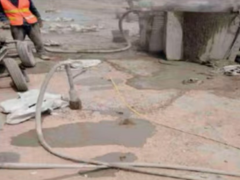 宣汉水泥混凝土路面板底注浆技术 路面脱空注浆整治方案